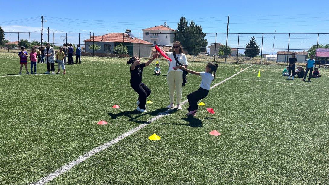 77'DEN 7'YE ÇOCUK OYUNLARI PROJESİ KAPSAMINDA İLÇEMİZDE YARIŞMALAR YAPILDI