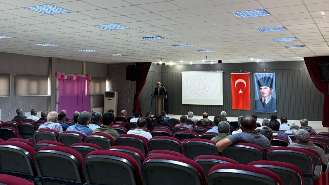 2025-2026 EĞİTİM ÖĞRETİM YILI SENE BAŞI TAŞIMALI EĞİTİM SERVİS ARAÇLARI ŞOFÖRLERİNİN EĞİTİM PROGRAMI GERÇEKLEŞTİRİLDİ.